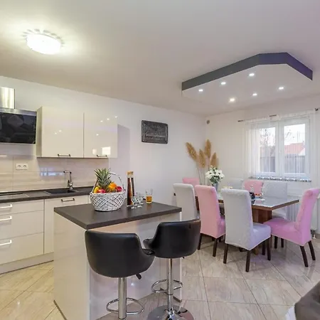 Vikendica Family Jela For 12 Guests With Pool